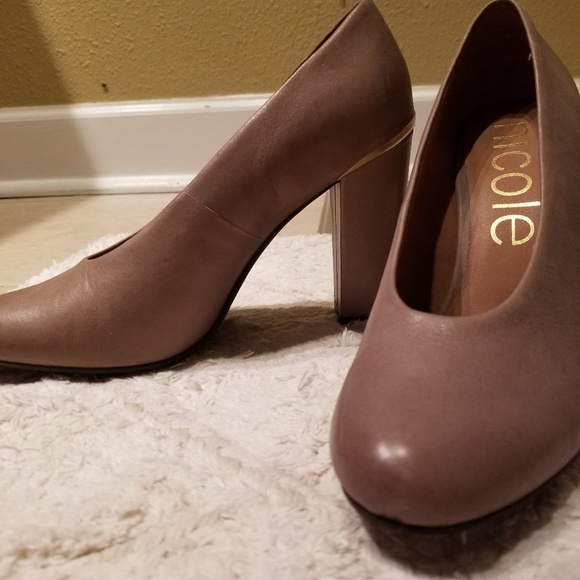 5/$20 Nicole Leather Pumps, Banyan, 6 1/2 M - Picture 4 of 8